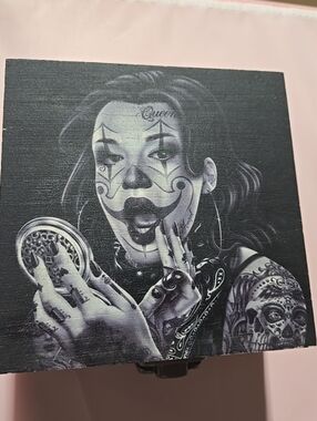 Monochrome Clown Queen Art Box